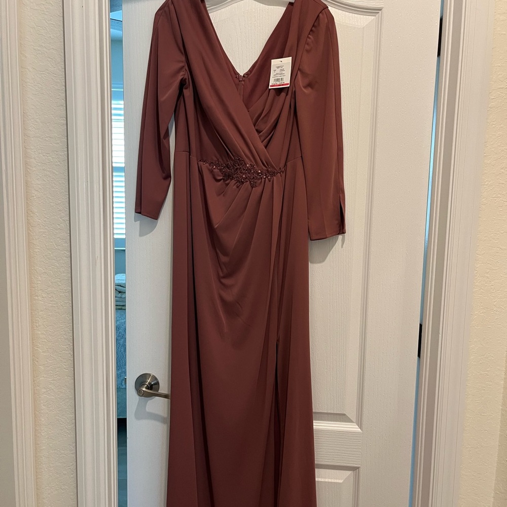 Elegant Mauve Long Sleeve Dress